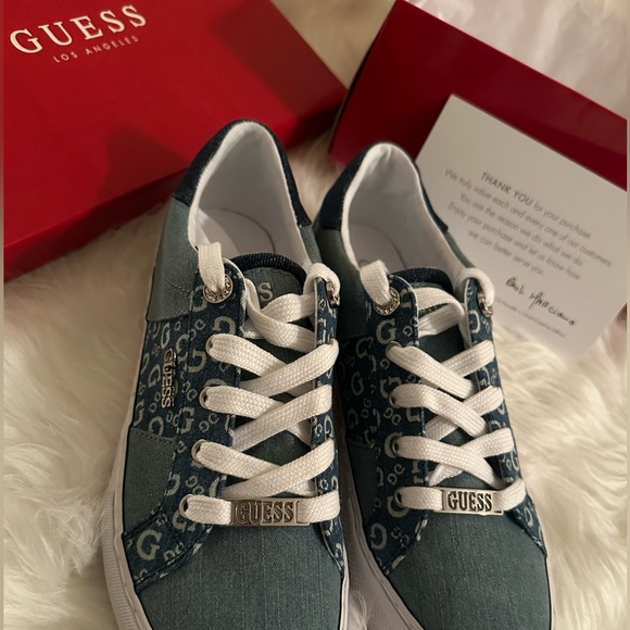 GUESS FACTORY - Light Blue Lookat Low-Top Sneakers - Picture 2 of 8
